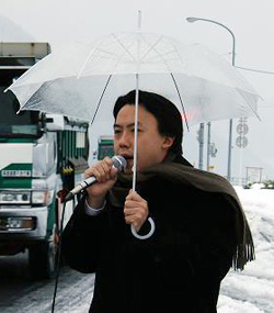 �������